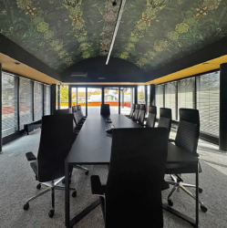 Aluminiowe żaluzje wewnętrzne zamontowane w nowej siedzibie firmy Unibaltic Ltd w Szczecinie Spin Szczecin